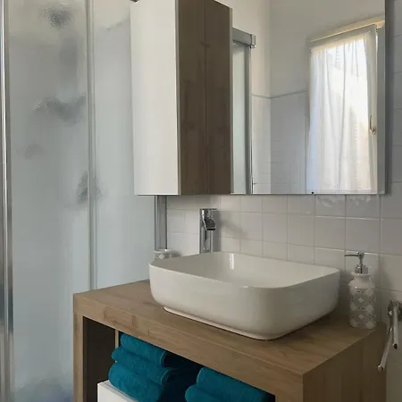Le Peonie Vicino Al Mare Apartamento Rávena