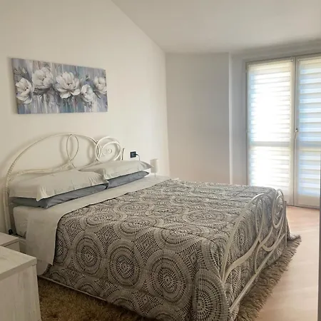 Le Peonie Vicino Al Mare Apartamento Rávena