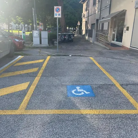 Le Peonie Vicino Al Mare Rávena